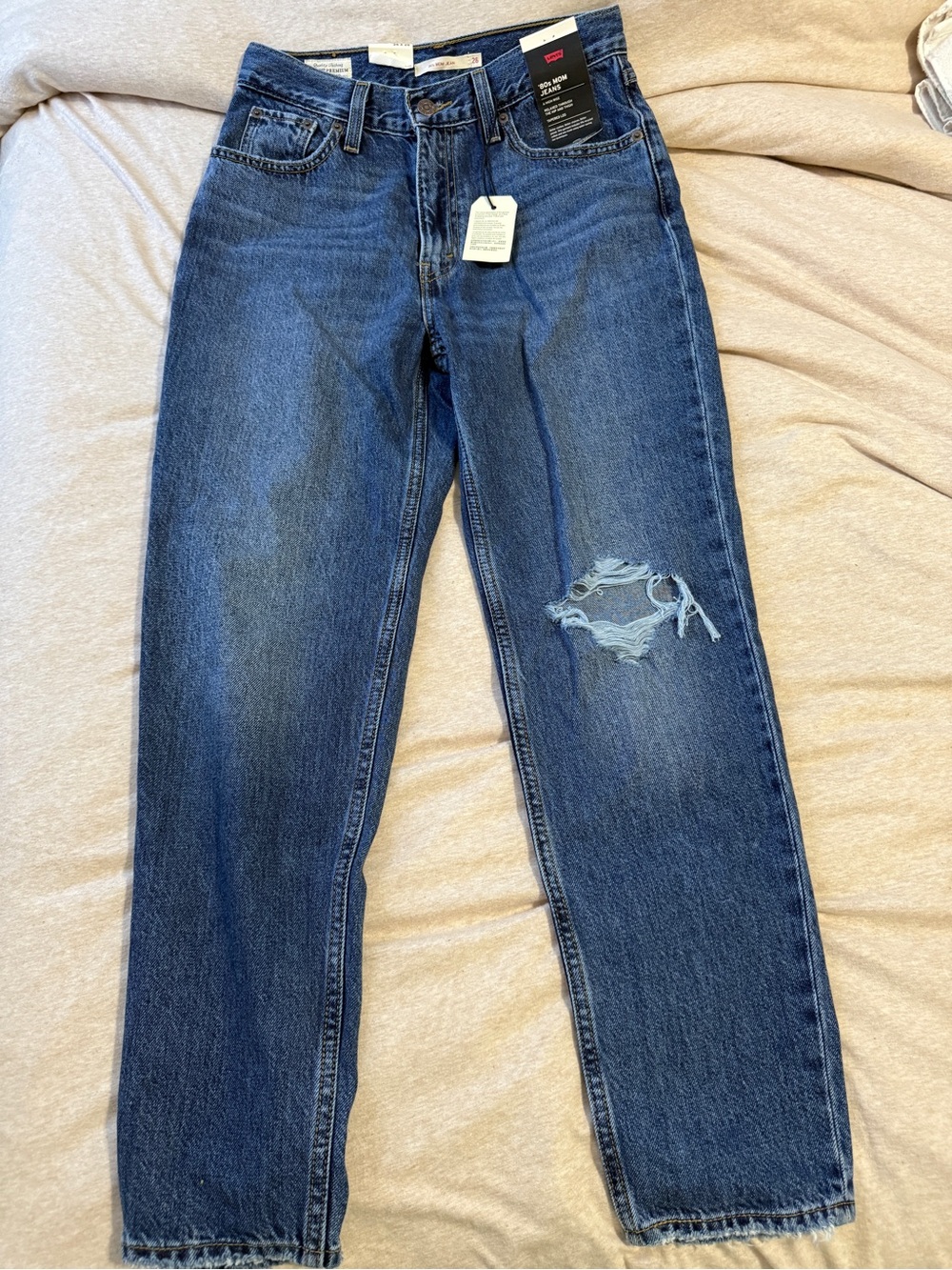 Levi’s ‘80s Style Mom Jeans NWT size 26